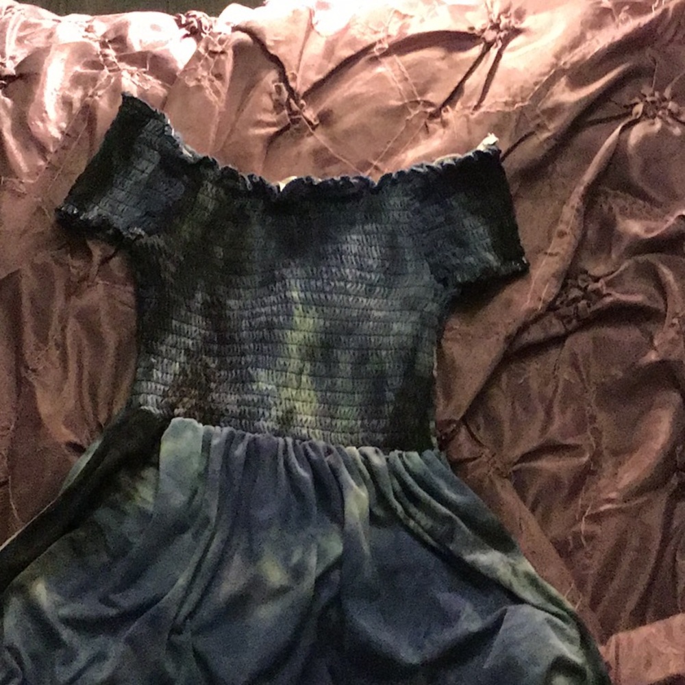 Fancy off shoulder tie dye shirt